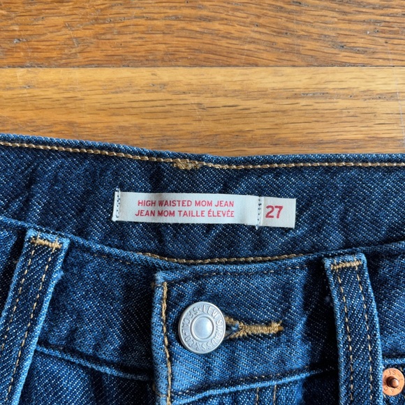 Levi Strauss Jeans - High Waisted Mom Jean (27) - Picture 4 of 5